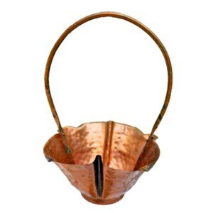 Vintage Coppersmith Treasures Of Time Hand Hammered Copper Basket 9”x13”.